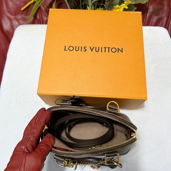 Louis Vuitton Alma BB Damier Ebene - Picture 13 of 16
